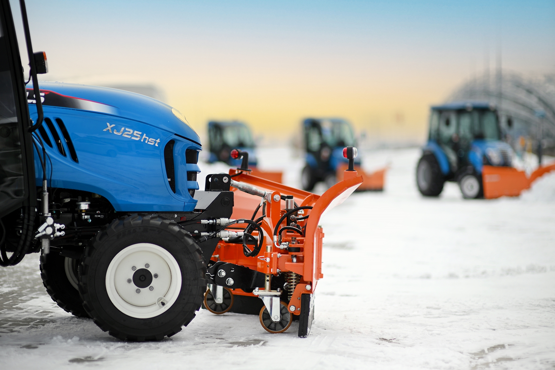 Ciągnik LS Tractor do odśnieżania – niezawodny pomocnik w zimie