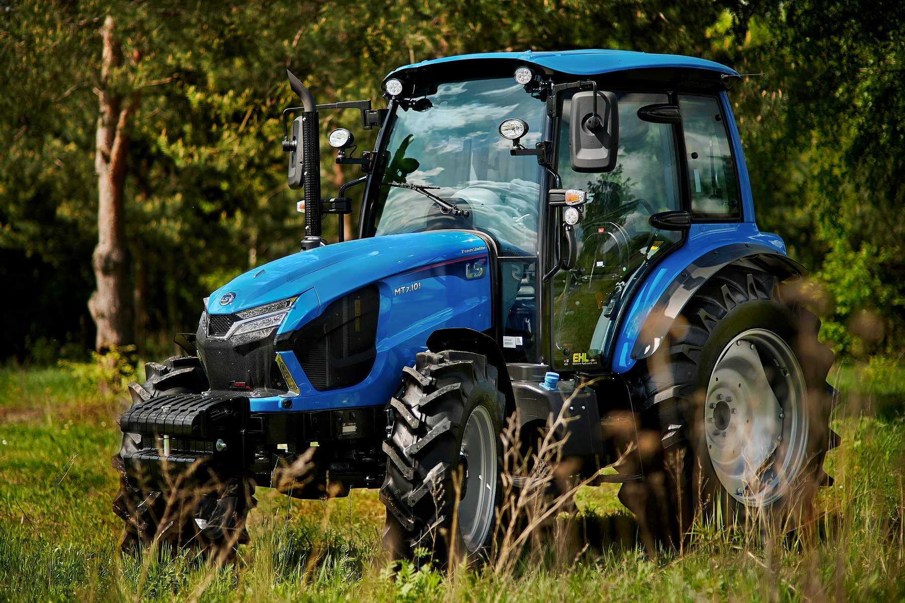 LS Tractor MT7