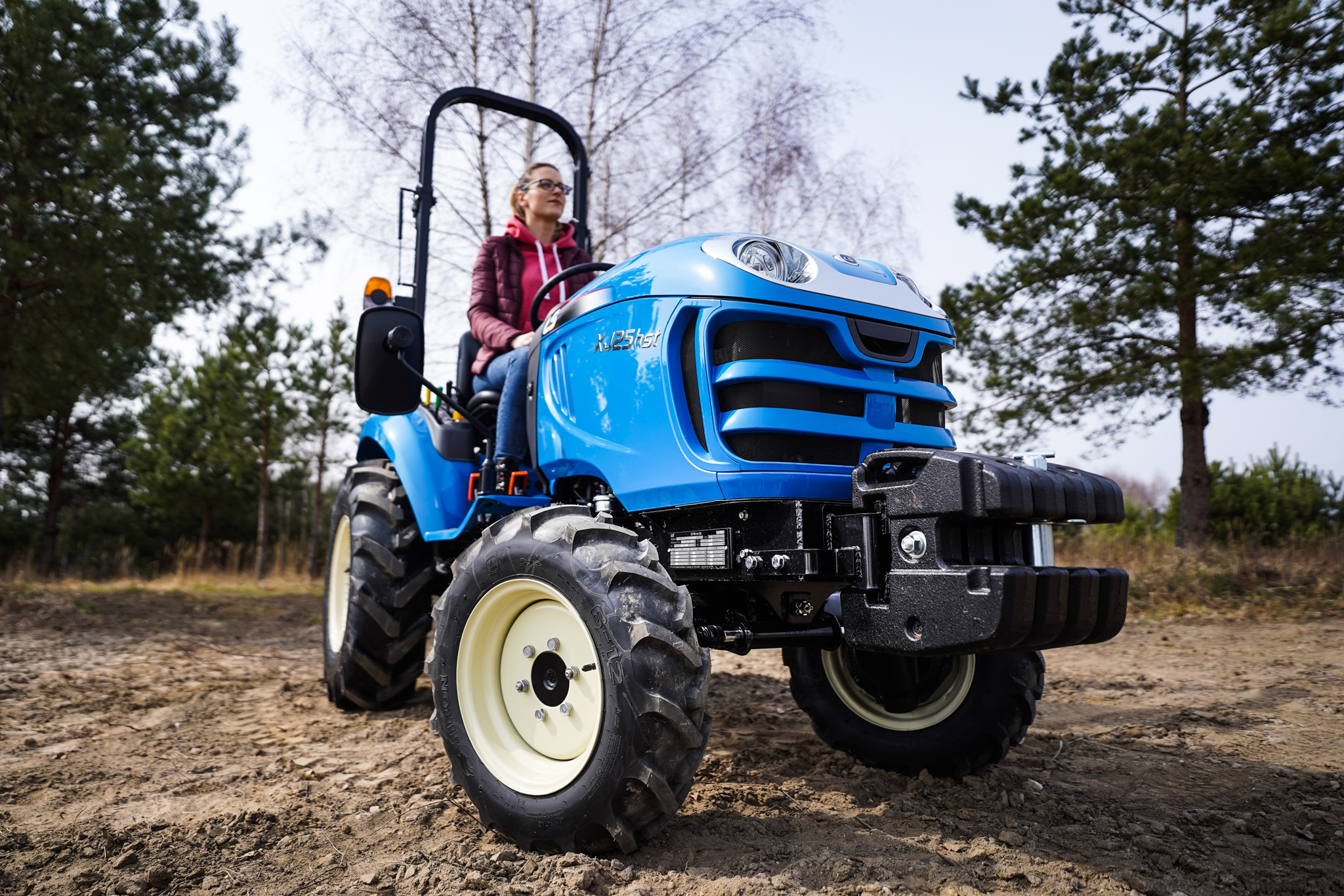 LS Tractor z dynamicznym wzrostem w kwietniu 2025. Model XJ25 wśród liderów sprzedaży kompaktowych ciągników!