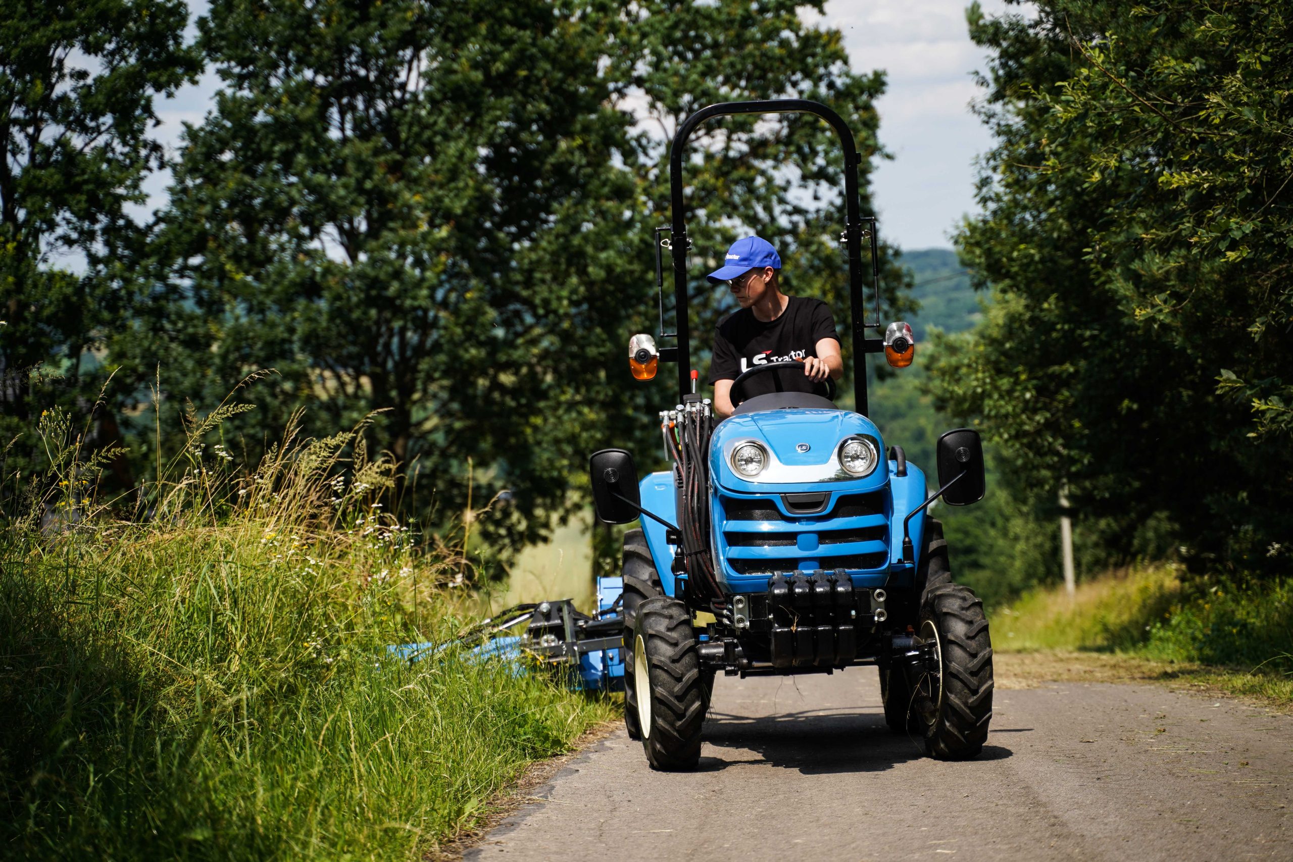 LS Tractor z dynamicznym wzrostem w kwietniu 2025. Model XJ25 wśród liderów sprzedaży kompaktowych ciągników!